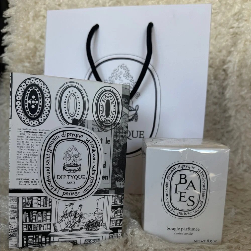 Diptyque Torsade Scented Candle and Gift Bag Set - Picture 3 of 15